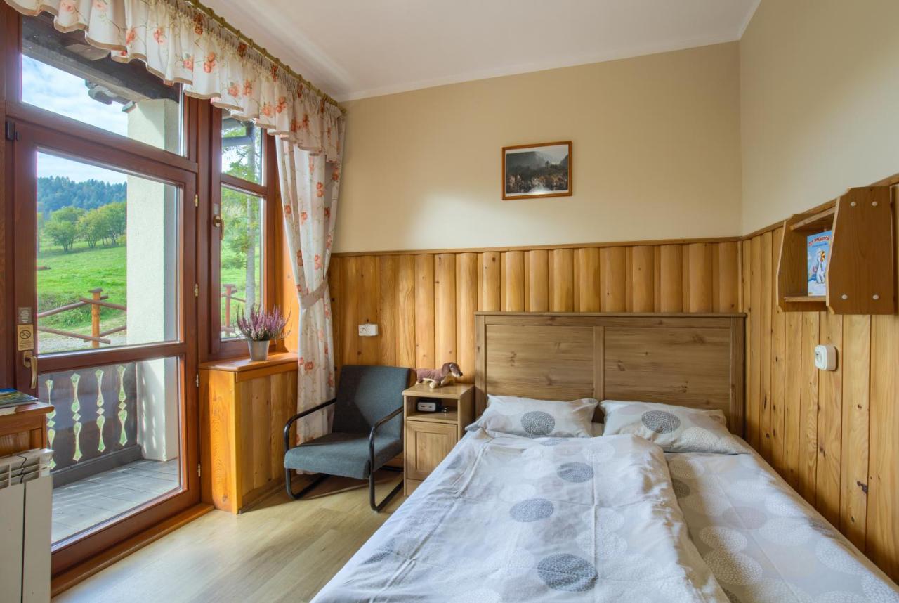 Schronisko Pttk Trzy Korony Bed & Breakfast Sromowce Nizne Bagian luar foto