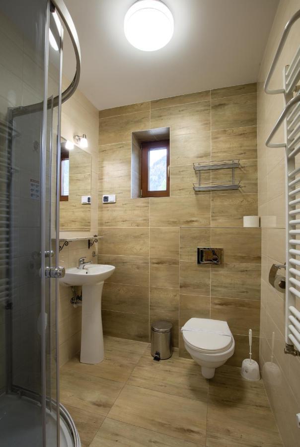 Schronisko Pttk Trzy Korony Bed & Breakfast Sromowce Nizne Bagian luar foto