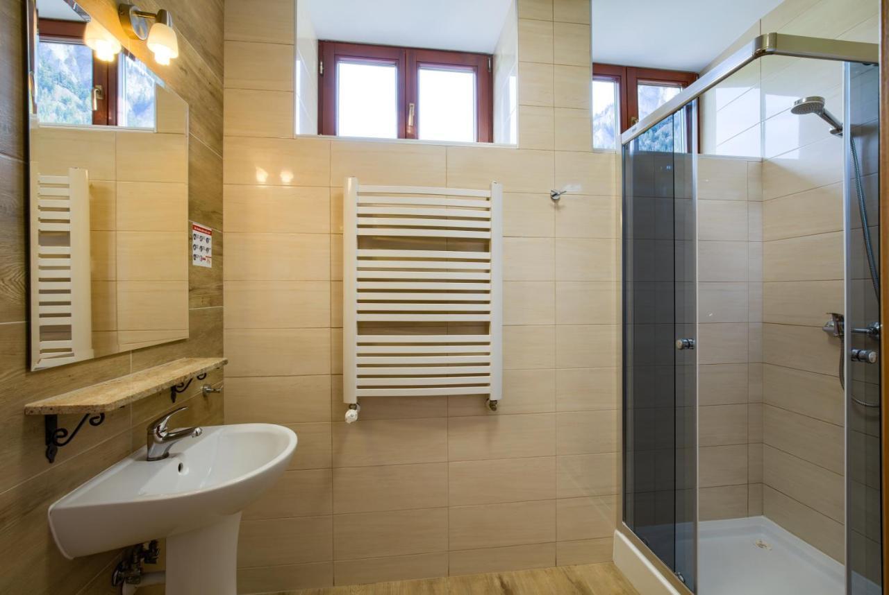 Schronisko Pttk Trzy Korony Bed & Breakfast Sromowce Nizne Bagian luar foto