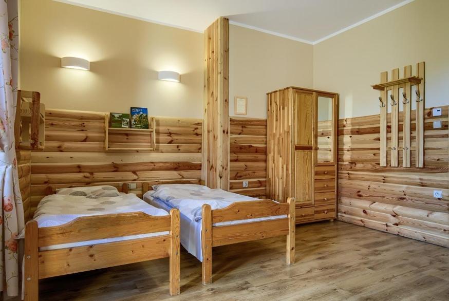 Schronisko Pttk Trzy Korony Bed & Breakfast Sromowce Nizne Bagian luar foto